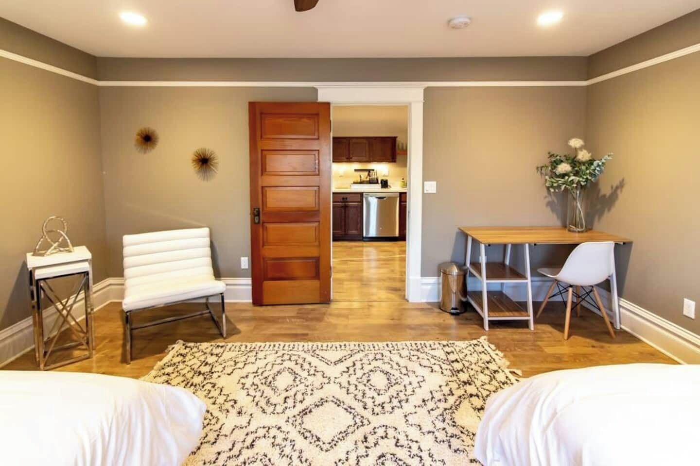 2 chambres, bureau, fer et planche à repasser, Wi-Fi gratuit