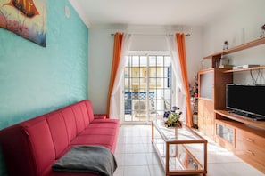 TV - Apartment "Bosque São José AF" with Pool, Wi-Fi, A/C, Balcony & Garden (Albufeira)