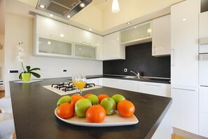 Gallery Apartment, 2 Bedrooms, 2 Bathrooms, Poolside | Private kitchen | Full-sized fridge, microwave, oven, stovetop - Villa Matea (Nin)