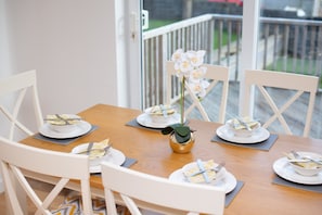 House | In-room dining