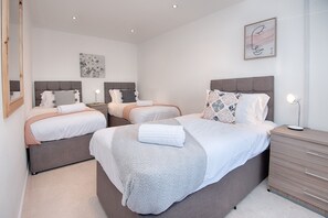 4 bedrooms, iron/ironing board, free WiFi