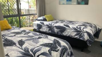 2 Schlafzimmer, Bügeleisen/Bügelbrett, Reisekinderbett, kostenloses WLAN