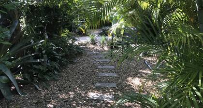 Burleigh Waters Retreat - Point of Difference - east coast holidays online