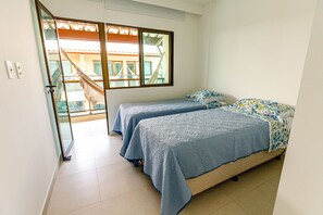 4 bedrooms, bed sheets