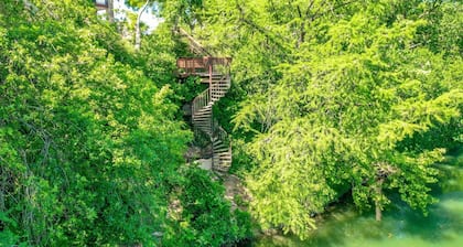 Seele Street River B11 2 Bedroom Condo by RedAwning