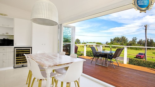 Arklow - Pet Friendly with Ocean Views