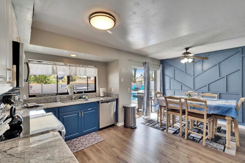 Pool, Hot Tub, Pickleball, Basketball & Game Room Fun, Resort Style Backyard