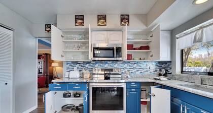 Resort Backyard: Pool, Hot Tub, Pickleball, Basketball & Game Room Fun!