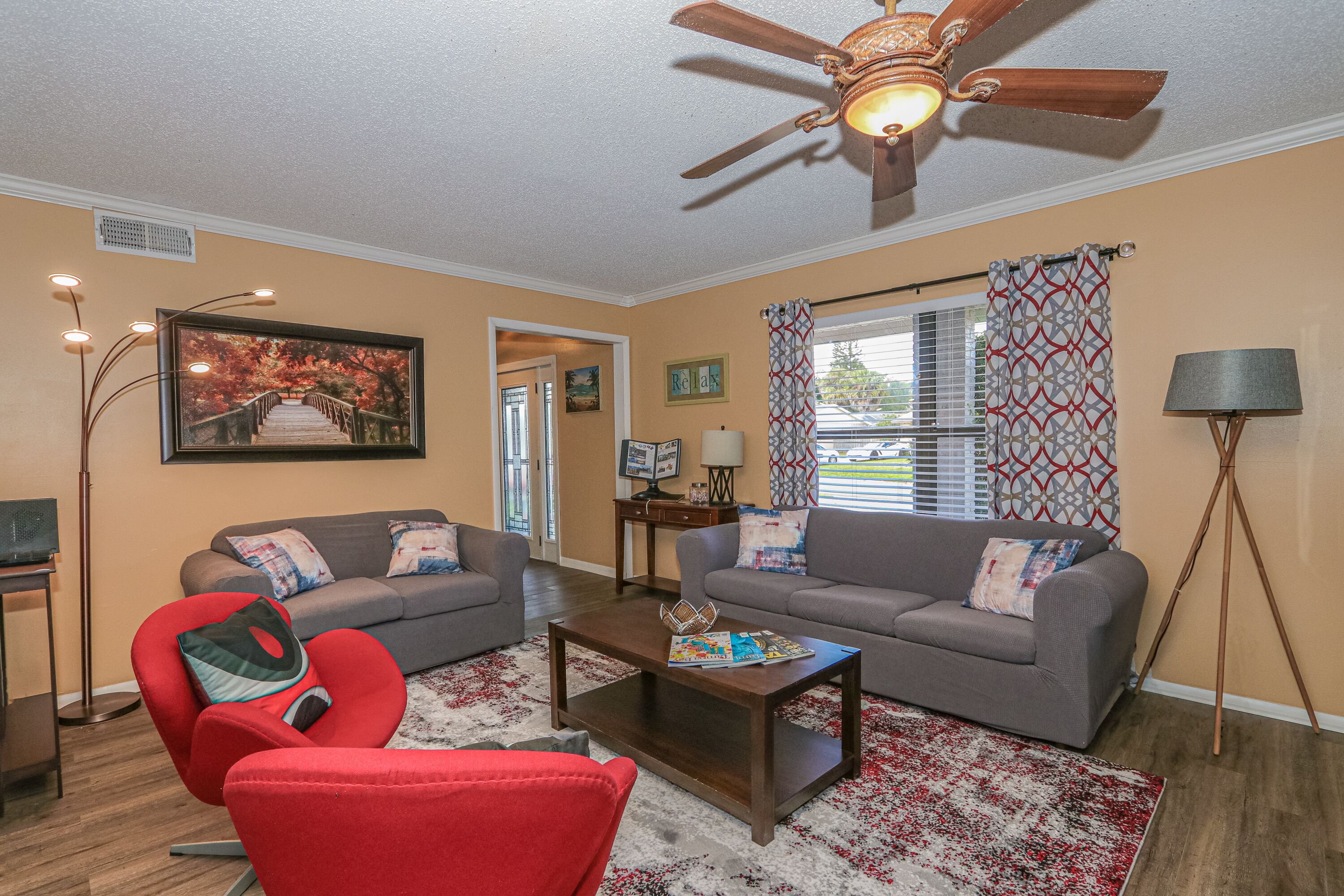 Family Retreat-King Bed-Pool-Hot Tub-Basketball-Mini Golf-Game Room & More