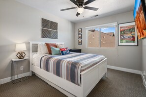 4 Schlafzimmer, Bügeleisen/Bügelbrett, kostenloses WLAN, Bettwäsche