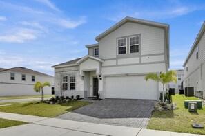 Exterior - Villa with a pool/spa - close to Disney! (Davenport)