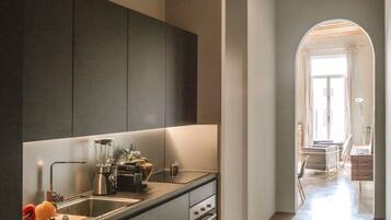 Căn hộ Deluxe, 1 phòng ngủ, quang cảnh kênh | Bếp riêng | Lò nướng, bếp nấu, máy rửa bát, dụng cụ pha espresso