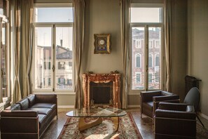 Appartement Deluxe, 1 chambre, vue canal | Coin séjour