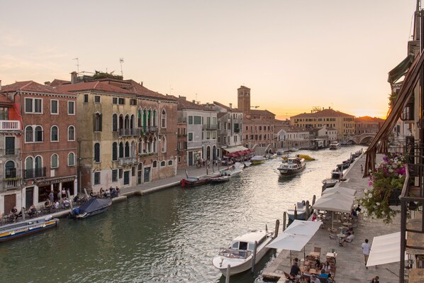 Appartement Deluxe, 1 chambre, vue canal | Vue sur la ville