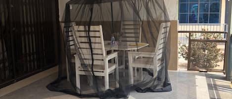 Apartment | Outdoor dining