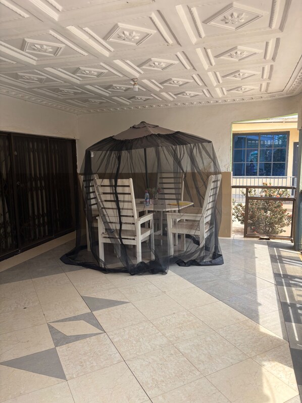 Apartment | Outdoor dining - Atonsu Ashanti Apartment Retreat (Kumasi)