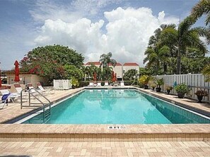 Outdoor pool, a heated pool - Great Island Getaway! (Holmes Beach)