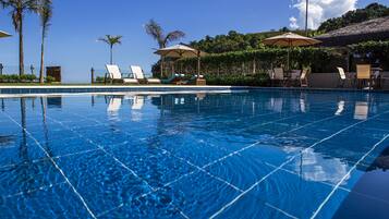 Kolam renang terbuka