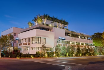 Hotel Exterior at Kaskades Hotel South Beach