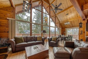 TV, fireplace - SPRING CREEK CABIN |6 BEDROOMS| SAUNA & HOT TUB (Fairmont Hot Springs)