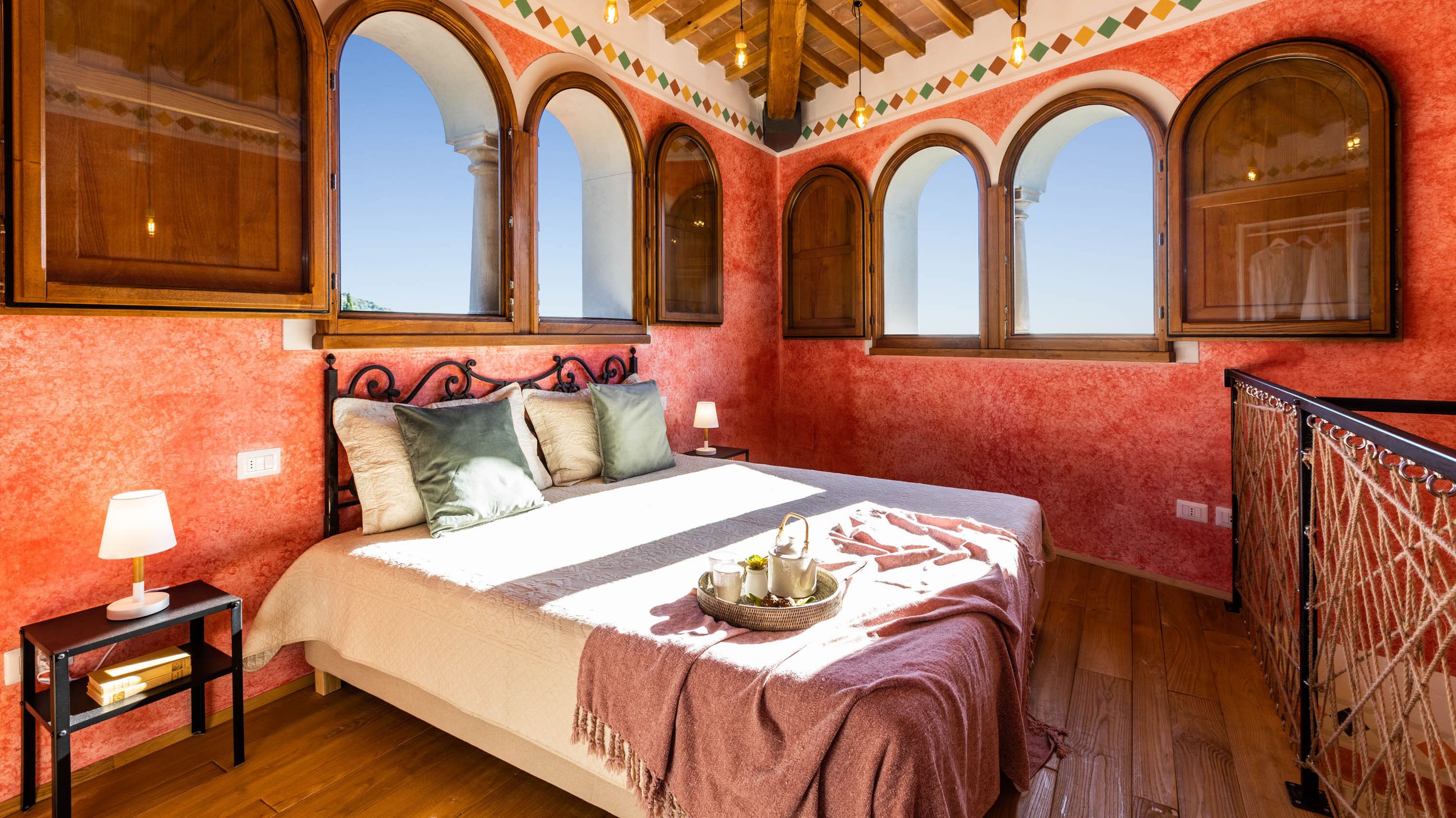 5 habitaciones, tabla de planchar con plancha y wifi gratis 