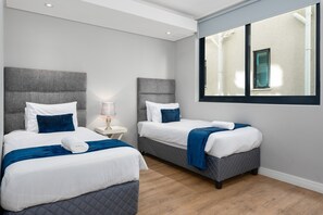 2 bedrooms, iron/ironing board, internet, bed sheets