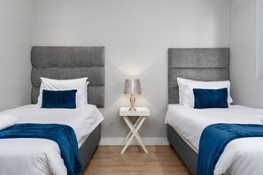 2 bedrooms, iron/ironing board, internet, bed sheets