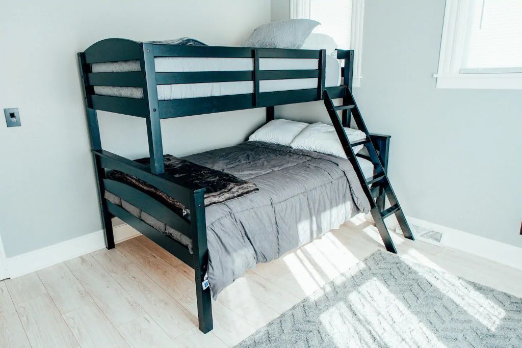 Private Modern Two Bedroom Sunset Getaway!