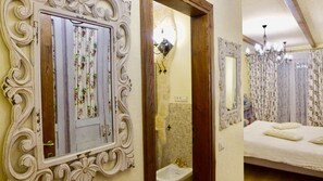 3 bedrooms, desk, iron/ironing board, WiFi - Villa Veronika 5* in Rogoznica  (Rogoznica)