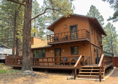 Flagstaff Pines Retreat, King Bed, Great Deck, Cool Summer Nights