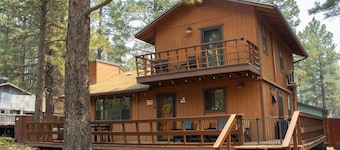 Flagstaff Pines Retreat, King Bed, Great Deck, Cool Summer Nights