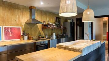 Fridge, microwave, oven, dishwasher