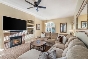 Télévision, cheminée, Netflix, Hulu