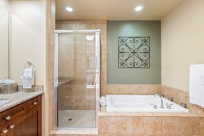 Bathtub, hair dryer, towels - Near Pool! Deluxe King Casita, Pet Friendly! - (C79-B) (La Quinta)