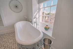 Premier Suite, Ensuite, River View (Euro) | Bathroom - Old Bank Rooms (Cheltenham)