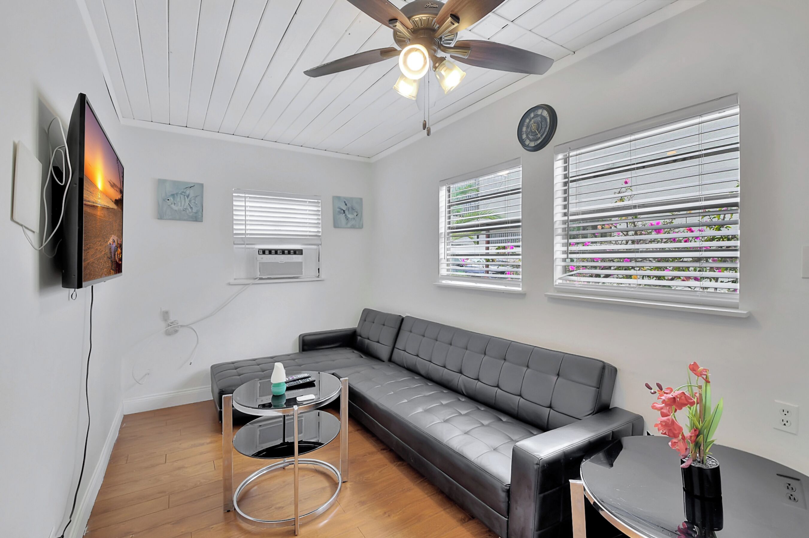 PRIME DELRAY BEACH, CHARMING 2 BEDROOM COTTAGE, PETS WELCOME 