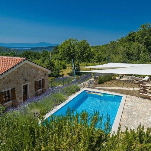 DomaineVinodolSun: Excl. Dream for up to 20 people, heated pool, sauna, tennis