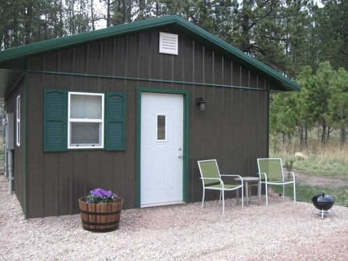 Great Quiet Location! Close to all the Attractions!