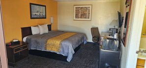 Chambre simple économique, 1 très grand lit, non-fumeur | Accès au Wi-Fi (inclus), literie fournie