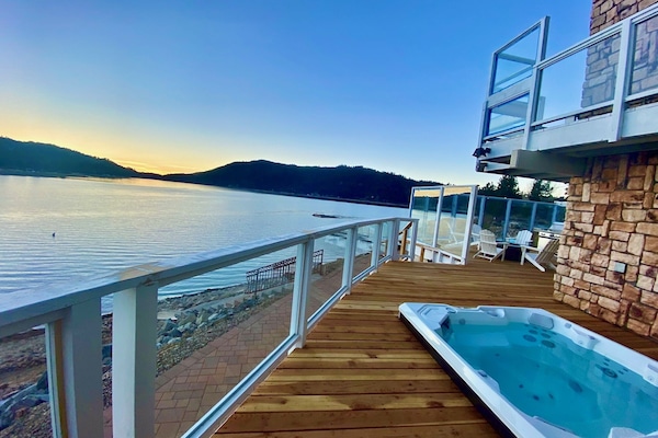 Tina de hidromasaje al aire libre