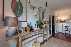 Interior - JOIVY Stylish 2-bed Flat w/ Terrace Near Battersea Park (London)