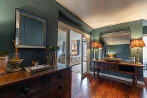 Interior - JOIVY Stylish 2-bed Flat w/ Terrace Near Battersea Park (London)