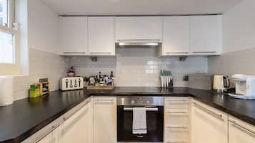 Apartment (2 Bedrooms) | Private kitchen