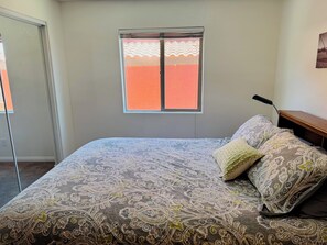3 dormitorios, tabla de planchar con plancha, wifi gratis y ropa de cama