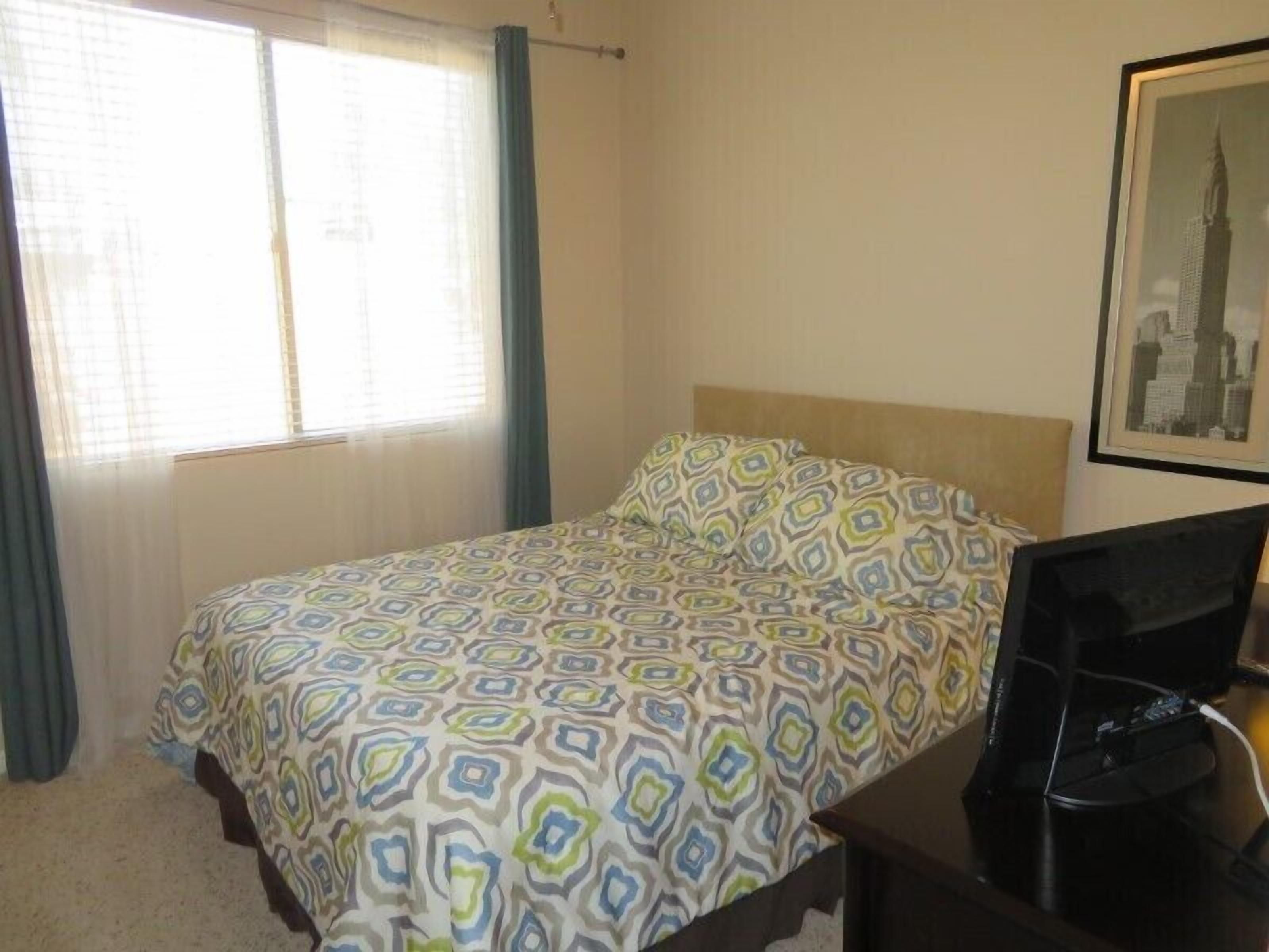 Springs 3 bed/2 bath w/ 2 car garage, Sleeps 8!