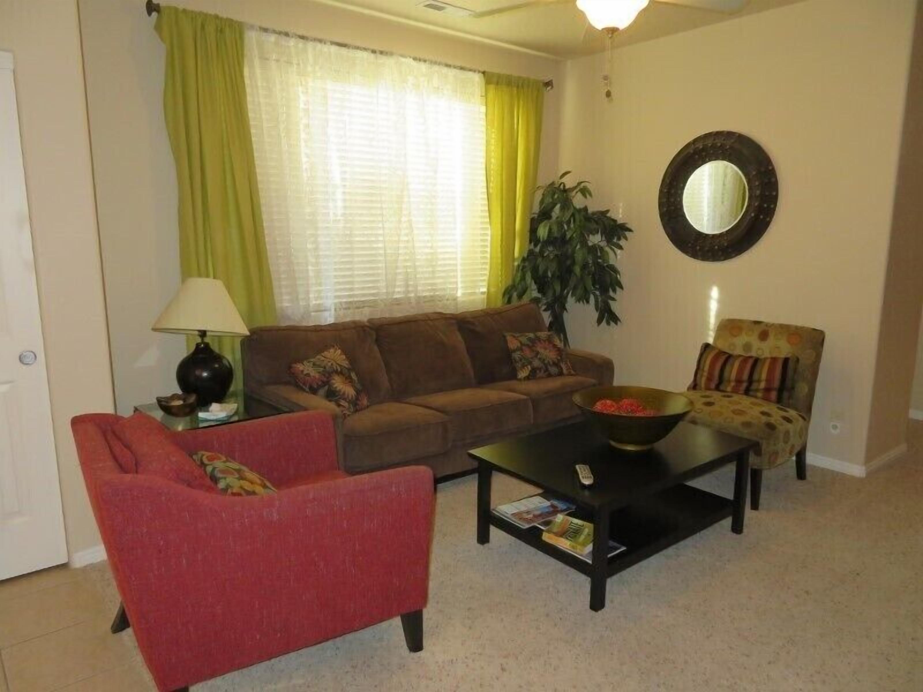 Springs 3 bed/2 bath w/ 2 car garage, Sleeps 8!