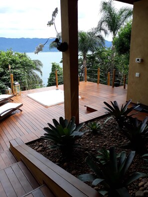 Property grounds - House in Ilhabela with a cinematic view (Ilhabela)