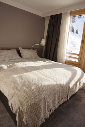 2 chambres, fer et planche à repasser, Wi-Fi gratuit, draps fournis