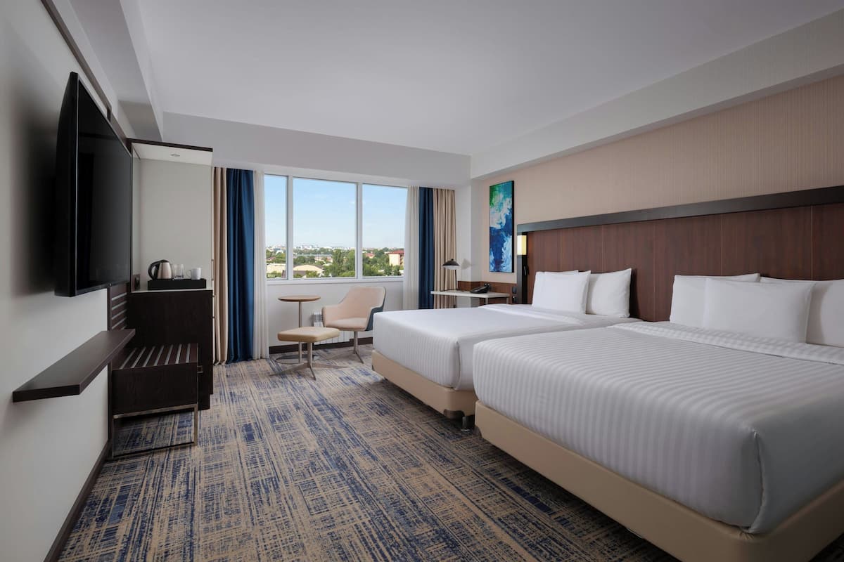 minibar, in-room safe, desk, laptop workspace