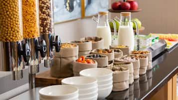 Daily buffet breakfast (UZS 165000 per person)